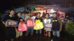 Gerakan Muda Rudy Mas’ud (Gemuru) Kota Samarinda Bagikan 200 Nasi Bungkus Korban Banjir Samarinda