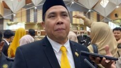 DPRD Kaltim Komisi II Muhammad Husni Fahruddin Angkat Bicara Perihal Jembatan Mahakam di Tubruk Kapal Tongkang Muatan Kayu